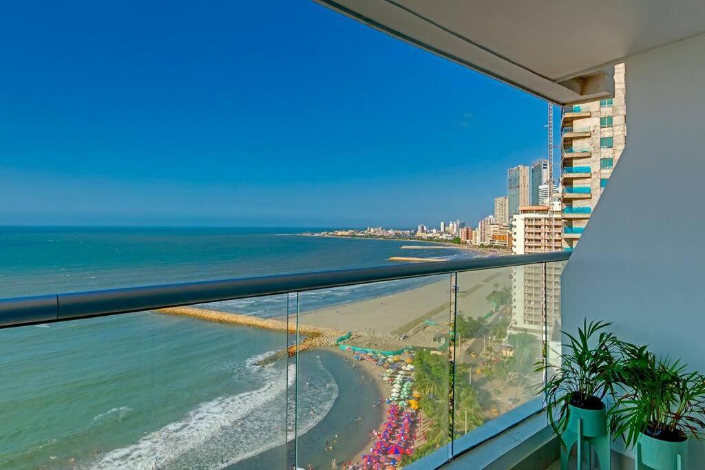 Apartment Moderno En Frente De La Playa. *
